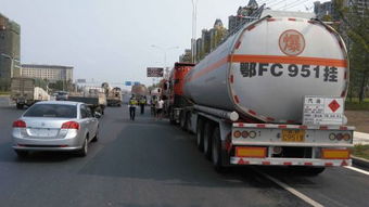 檀溪警務(wù)平臺開展道路危險貨物車輛運(yùn)輸專項檢查活動